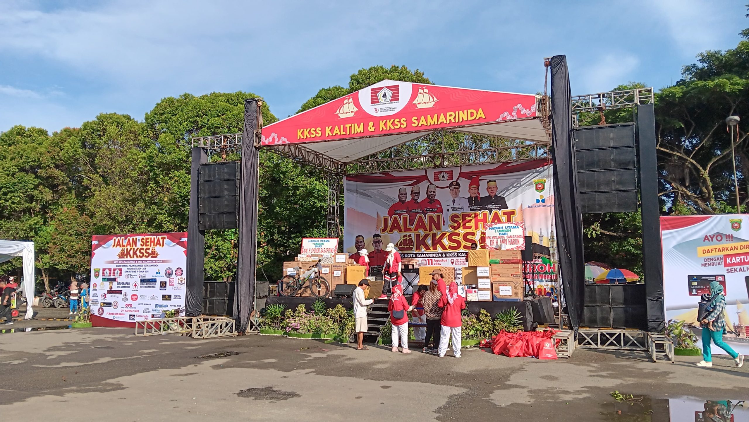 Foto : Kegiatan Jalan Sehat yang Diselenggarakan oleh BPD KKSS Kota Samarinda.