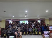 Tingkatkan Efektivitas Komunikasi Pemdes, Alif Turiadi Serahkan Bantuan Papan Interaktif