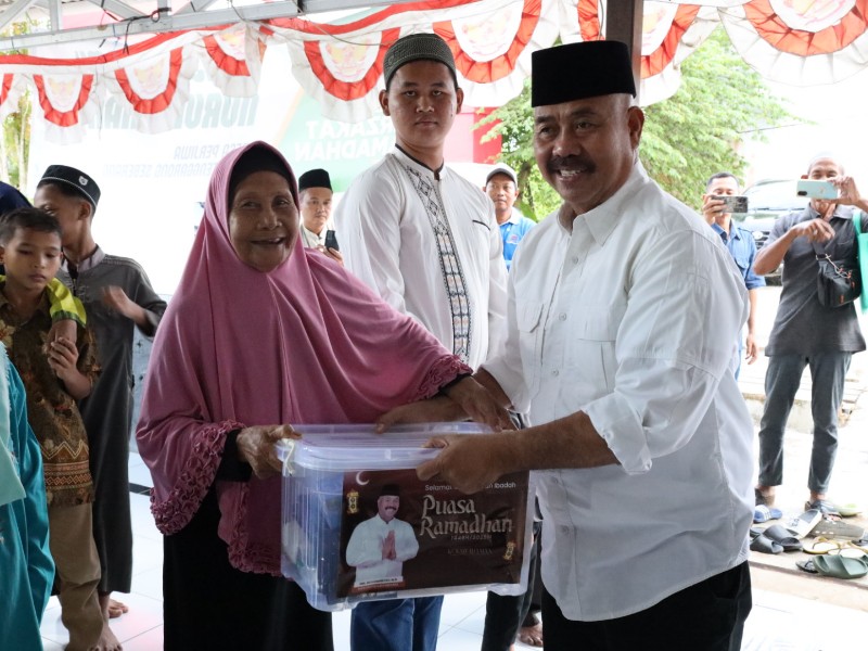 Bupati Kukar Salurkan Bantuan ke Masjid Nurul Iman