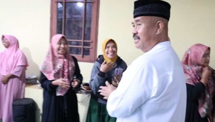 Bupati Kukar Turun ke Langgar Al-Madinah, Safari Subuh Jadi Momen Berbagi