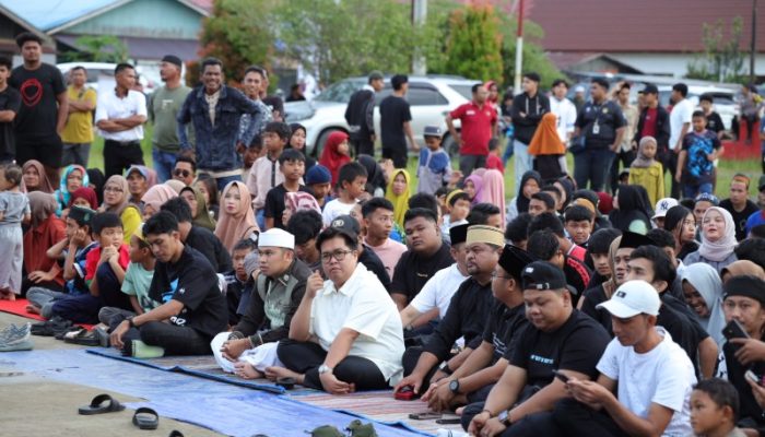 Euforia Sepak Bola! Nobar dan Bukber di Anggana, Wabup Kukar Berikan Hadiah Tiket ke GBK