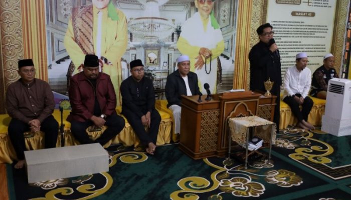 Pemkab Kukar Tebar Berkah! Wabup Serahkan Bantuan di Safari Ramadhan Sangasanga