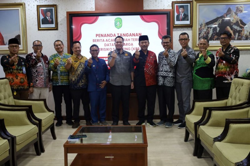 Sekda Kukar Hadiri Penandatanganan Serah Terima Data dari BKKBN Kaltim