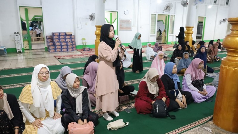 Wagub Kaltim Gaungkan Pendidikan Gratis Usai Shalat Subuh Bersama Pelajar Tenggarong