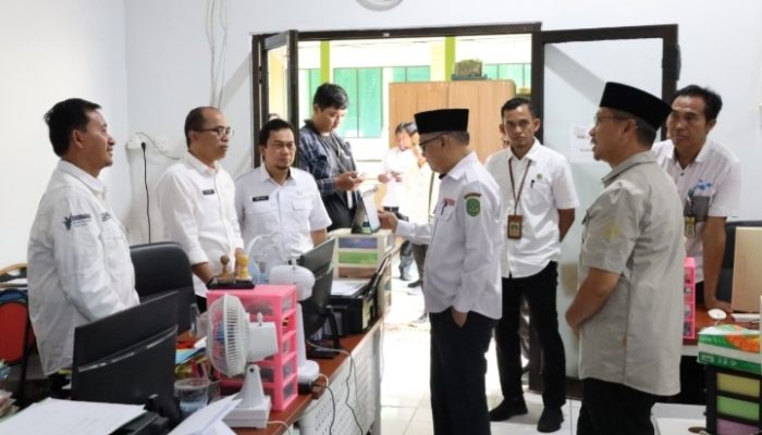 Asisten III Setdakab Kukar Lakukan Sidak Usai Cuti Bersama, ASN dan Non-ASN Diimbau Tertib Absensi