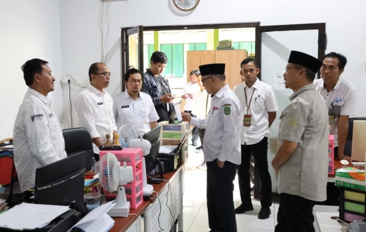Asisten III Setdakab Kukar Lakukan Sidak Usai Cuti Bersama, ASN dan Non-ASN Diimbau Tertib Absensi