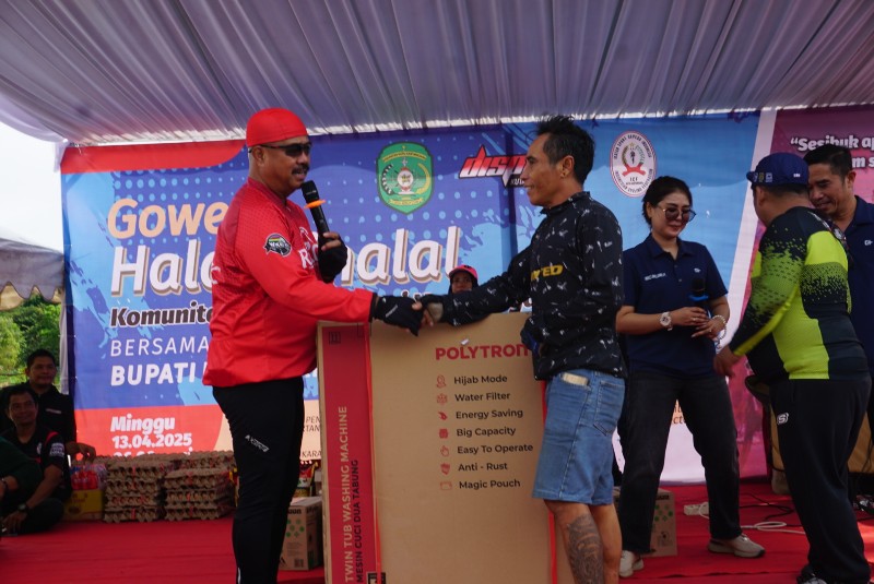 Bupati Kukar dan Ratusan Peserta Ramaikan Gowes Fun 2025, Hadiah Mesin Cuci Jadi Rebutan!
