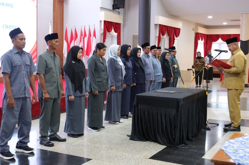 Edi Damansyah Resmikan PJ Kades Long Beleh Modang dan PAW BPD dari 10 Desa Kukar