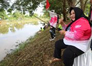 Ketua PKK Kukar Pimpin Emek Fishing Club Ramaikan Lomba Mancing Idaman 5