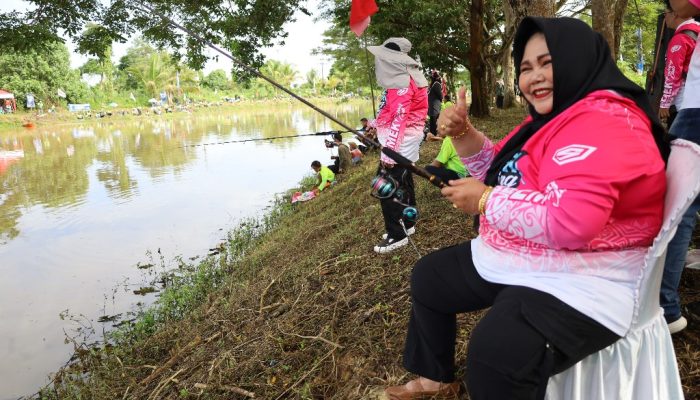 Ketua PKK Kukar Pimpin Emek Fishing Club Ramaikan Lomba Mancing Idaman 5