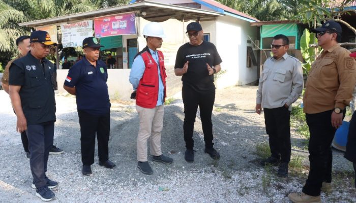 Bupati Kukar Tinjau Pembangunan Jalan Poros Hulu Mahakam, Target Rampung Tahun Depan