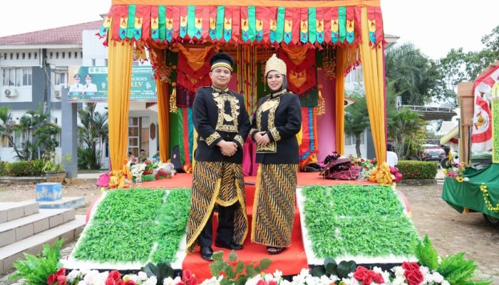 Kukar Tampilkan Kedaton Kutai di Pawai Ta’aruf MTQ, Penonton Terpukau