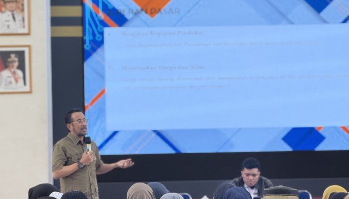 Sabaruddin Panrecalle Soroti Pentingnya Kesadaran Hak dan Kewajiban Pelaku Usaha dalam Penguatan Demokrasi Daerah