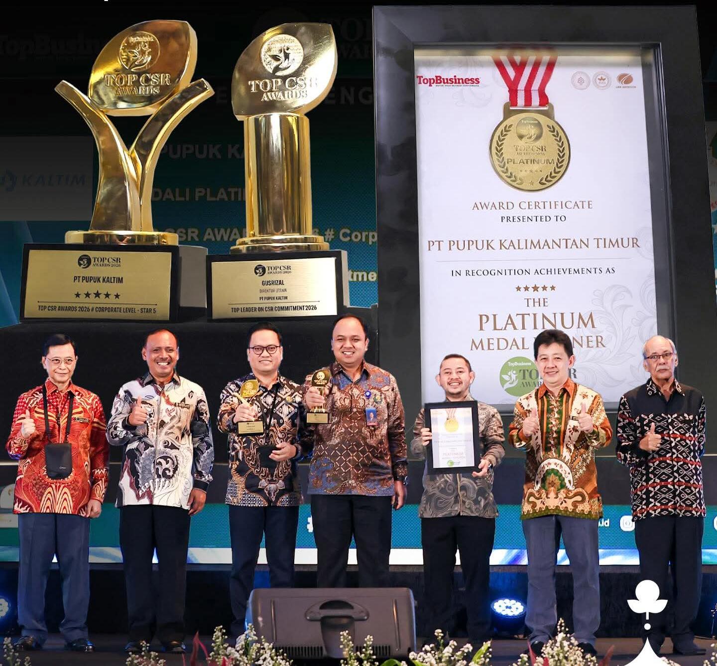 PT Pupuk Kaltim Raih Medali Platinum Top CSR Awards 2026