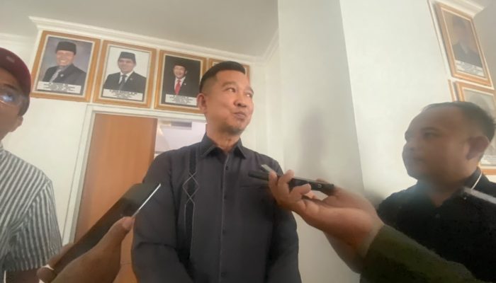 Viktor Yuan Dorong Pembinaan Pengusaha Lokal dan Target Retribusi Berbasis Data